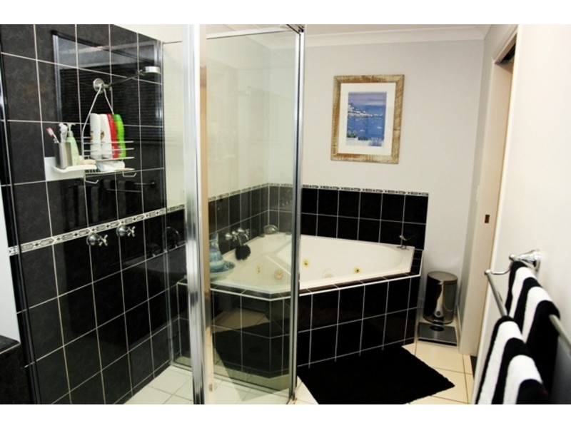 1 Brinkley Court, Mount Louisa QLD 4814