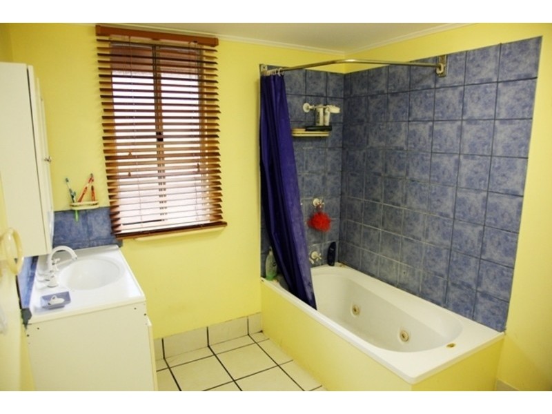 9 Werona Street, Mundingburra QLD 4812