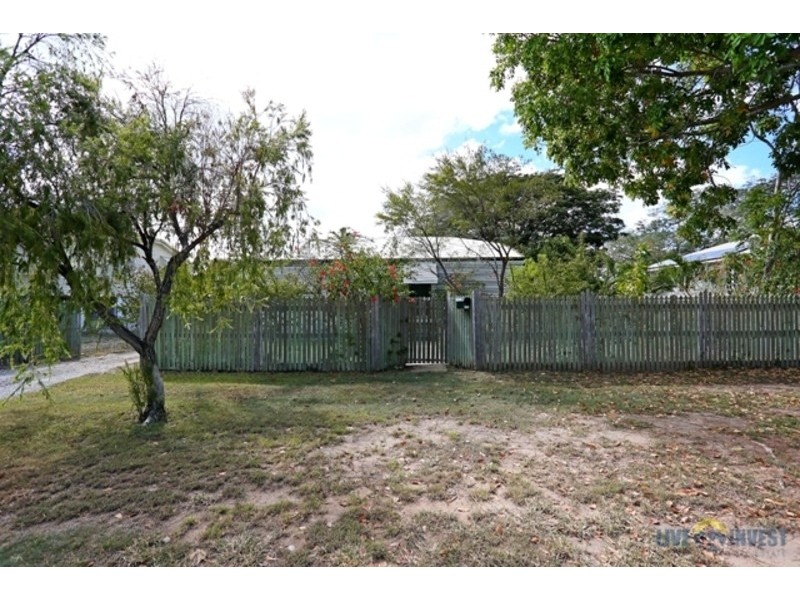 33 Norris Street, Hermit Park QLD 4812