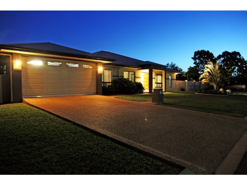 17 Trembath Crescent, Kirwan QLD 4817