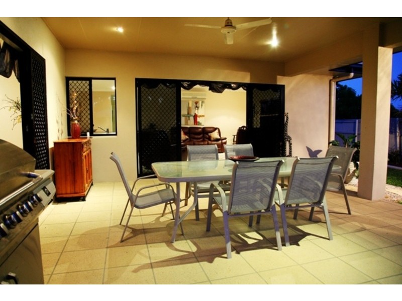 17 Trembath Crescent, Kirwan QLD 4817