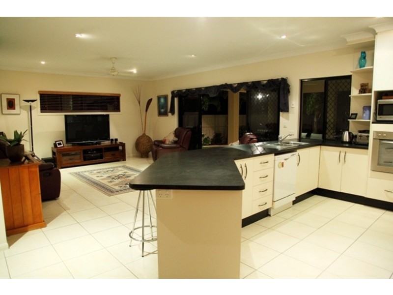 17 Trembath Crescent, Kirwan QLD 4817