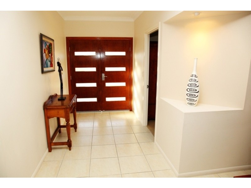 17 Trembath Crescent, Kirwan QLD 4817