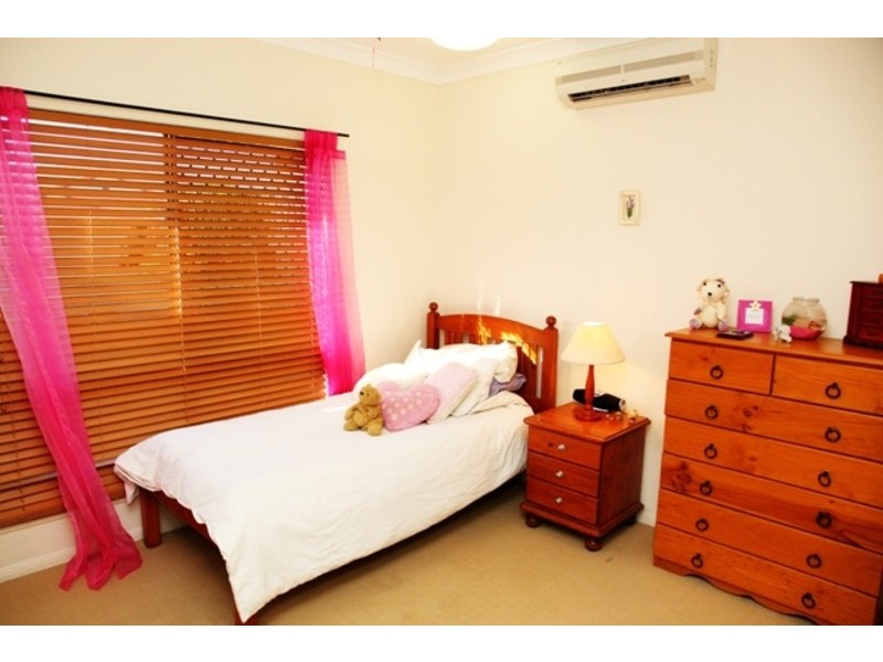 17 Trembath Crescent, Kirwan QLD 4817