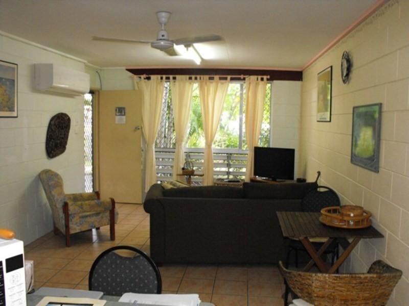 1 & 2/21 Hopkins Street, Currajong QLD 4812