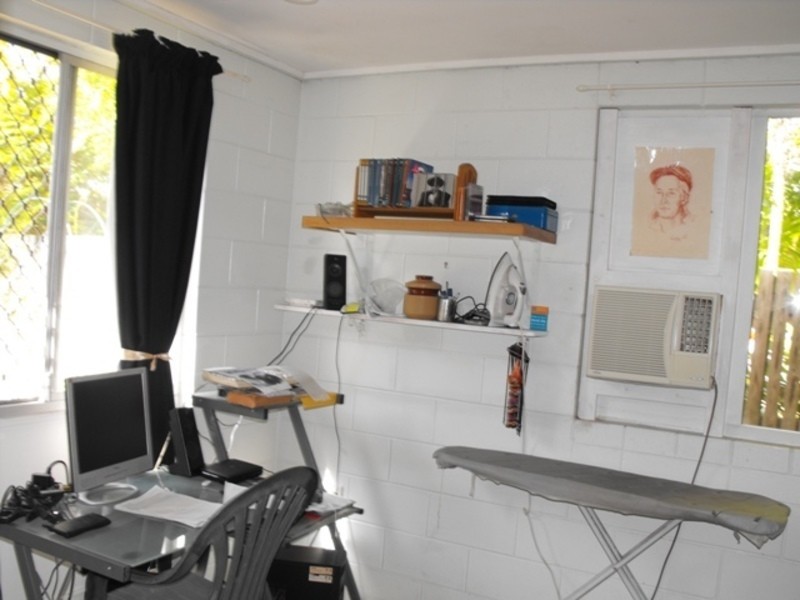 1 & 2/21 Hopkins Street, Currajong QLD 4812