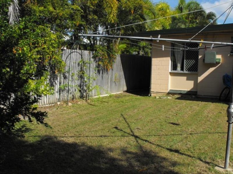 1 & 2/21 Hopkins Street, Currajong QLD 4812