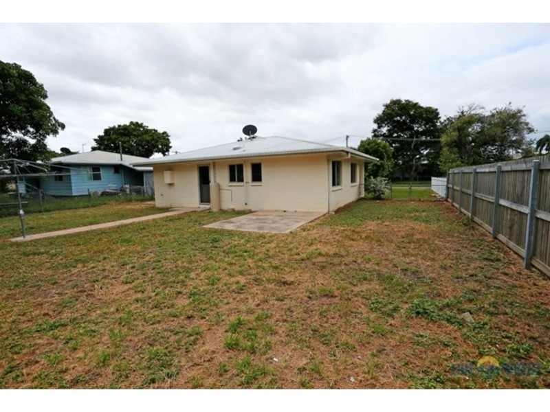 8 Kittyhawk Crescent, Kirwan QLD 4817