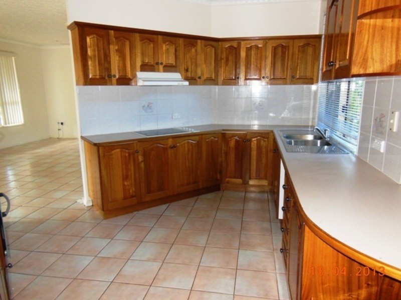 14 High Vista Drive, Mount Louisa QLD 4814