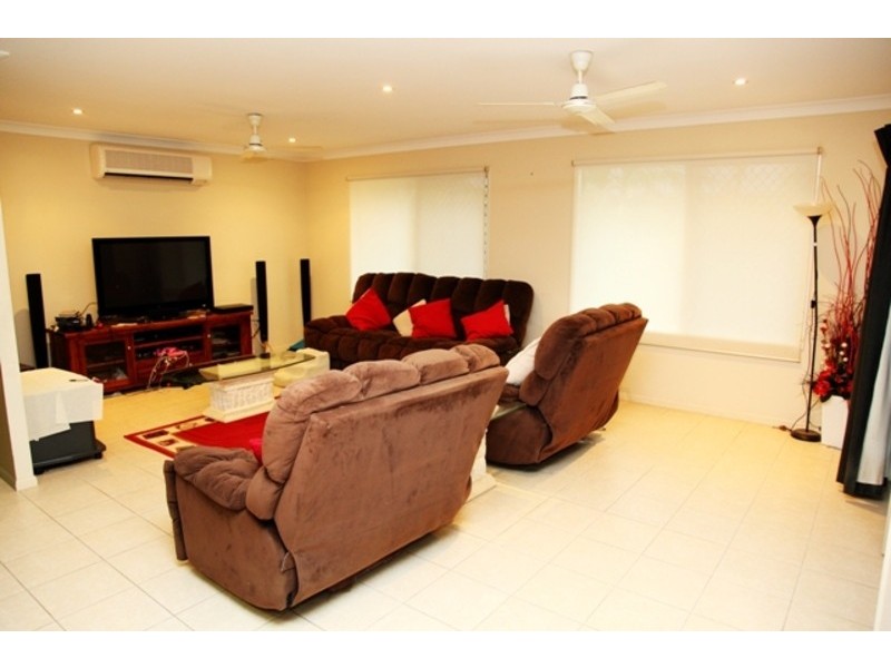 10 Greentree Circuit, Bushland Beach QLD 4818