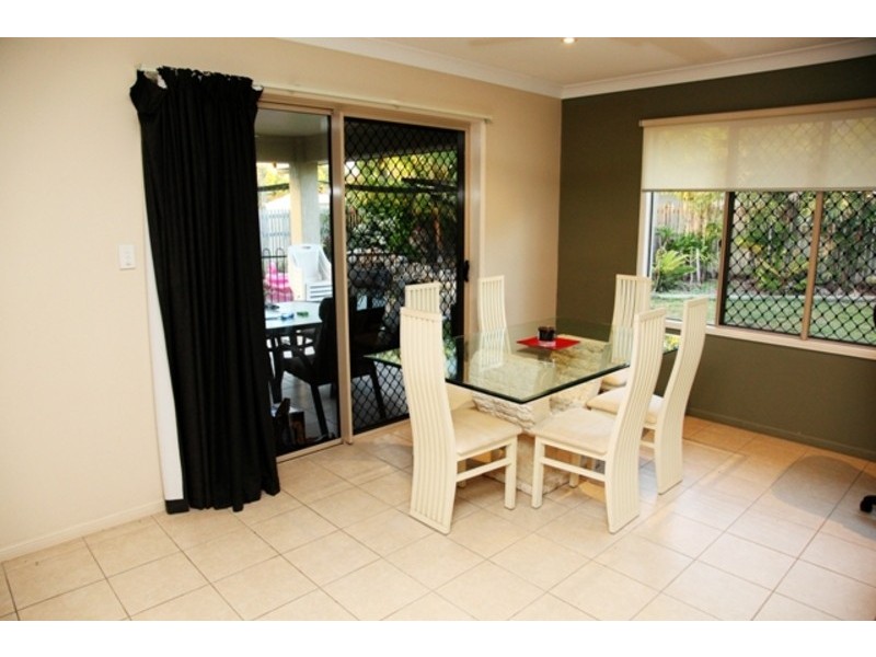 10 Greentree Circuit, Bushland Beach QLD 4818
