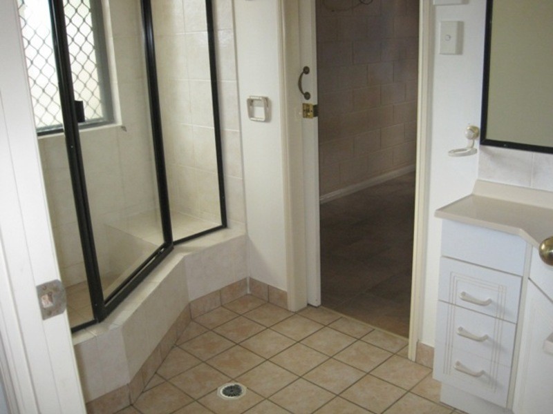 4 Goldfinch Court, Condon QLD 4815