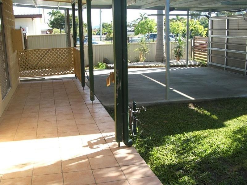 300 Pinnacle Drive, Rasmussen QLD 4815