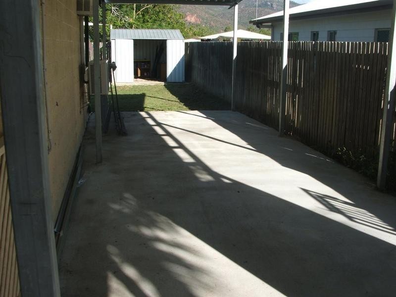 300 Pinnacle Drive, Rasmussen QLD 4815