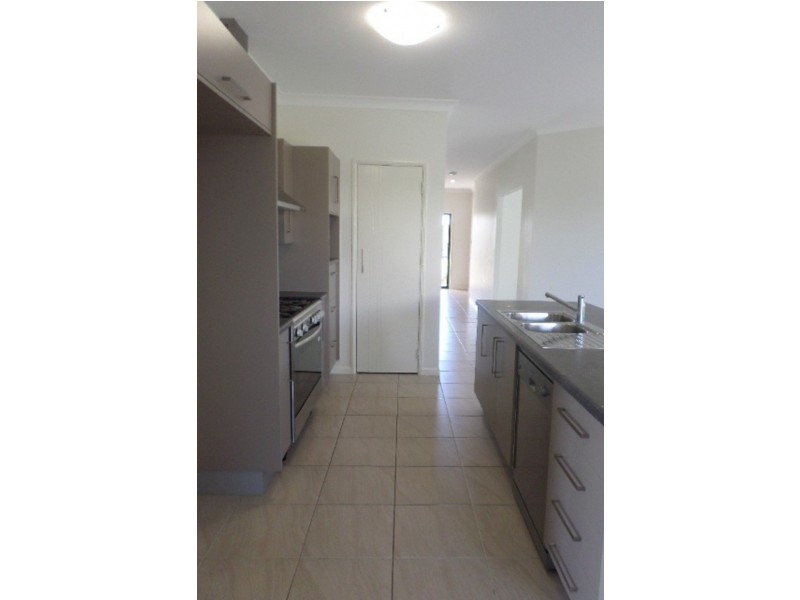 5 Nikao Street (NORTHSHORE), Burdell QLD 4818