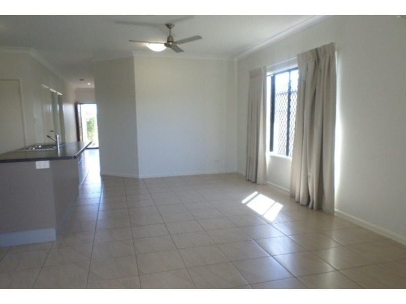 5 Nikao Street (NORTHSHORE), Burdell QLD 4818