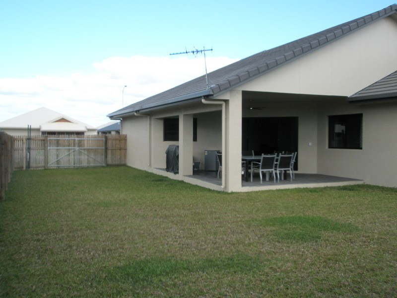 8 Beaconsfield Avenue, Kirwan QLD 4817