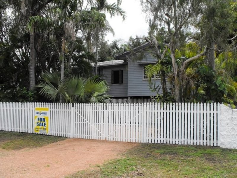 1338  Riverway Drive, Kelso QLD 4815
