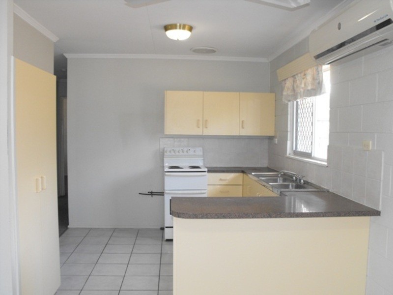 8 Gill Street, Kirwan QLD 4817