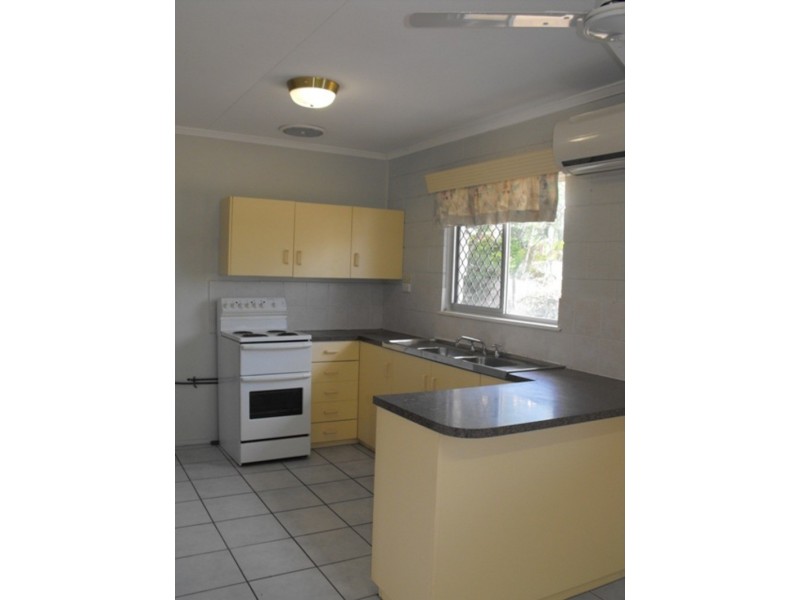 8 Gill Street, Kirwan QLD 4817