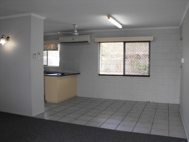 8 Gill Street, Kirwan QLD 4817