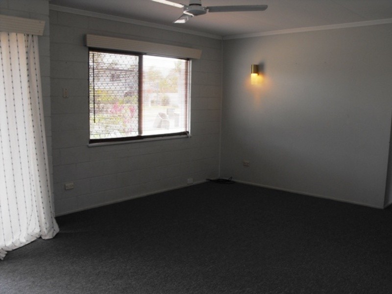 8 Gill Street, Kirwan QLD 4817