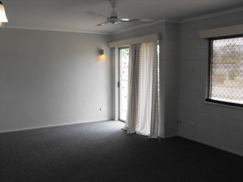 8 Gill Street, Kirwan QLD 4817