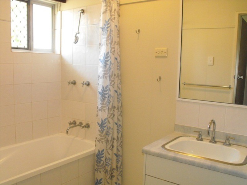 8 Gill Street, Kirwan QLD 4817