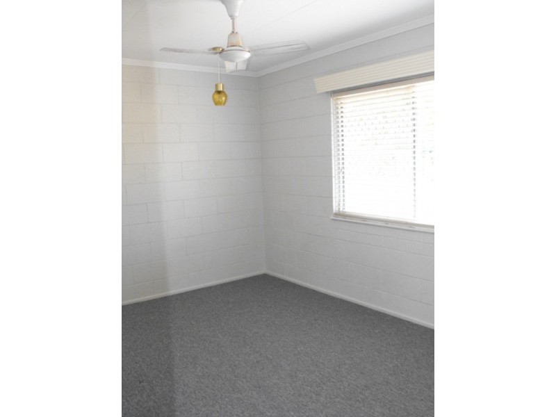 8 Gill Street, Kirwan QLD 4817