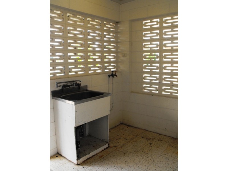 8 Gill Street, Kirwan QLD 4817