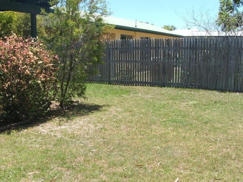 20 Lyndhurst Street, Mount Louisa QLD 4814