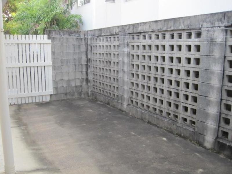 1/94 Eyre Street, North Ward QLD 4810