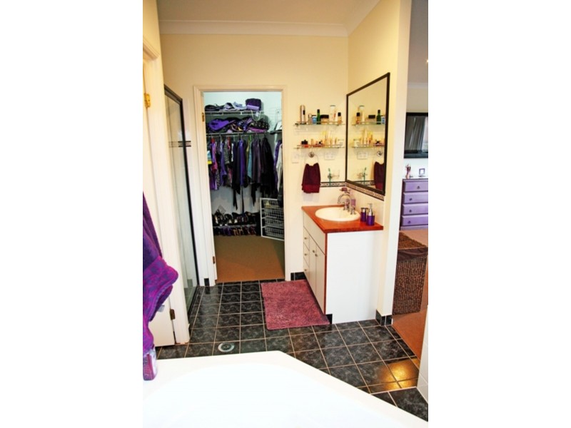 22 Monaro Circuit, Mount Louisa QLD 4814