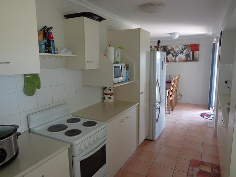 28 Josephine Crescent, Rasmussen QLD 4815