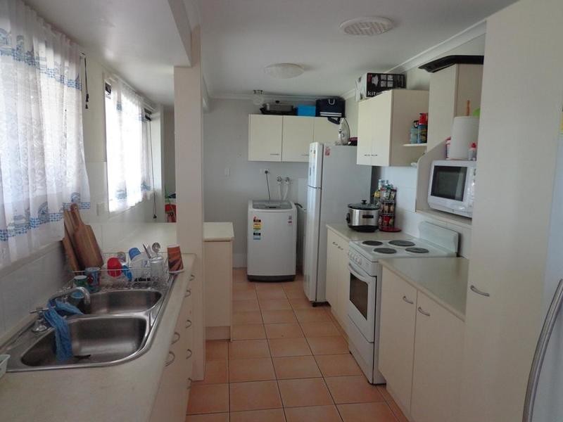 28 Josephine Crescent, Rasmussen QLD 4815