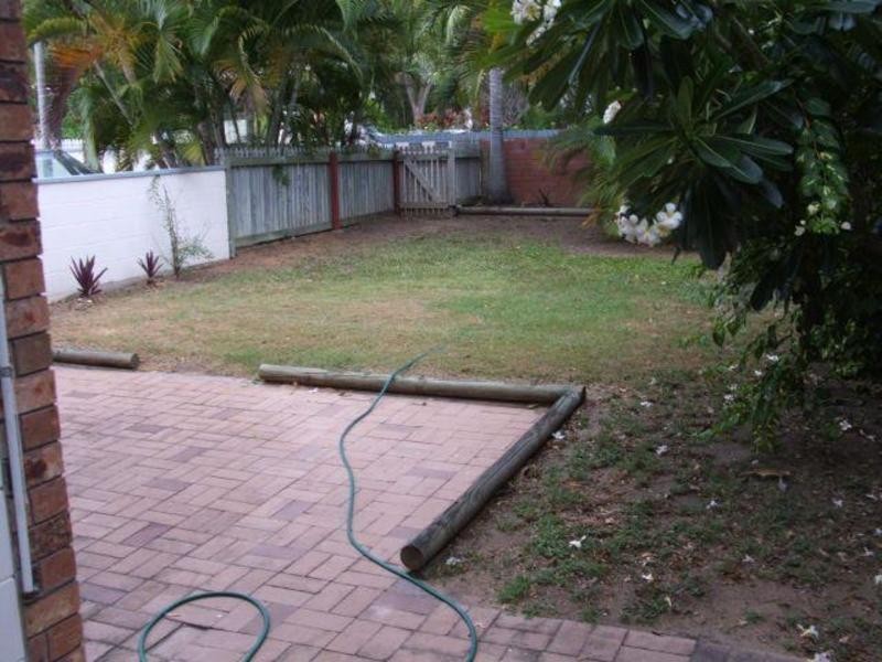 1/6 Mary Street, West End QLD 4810