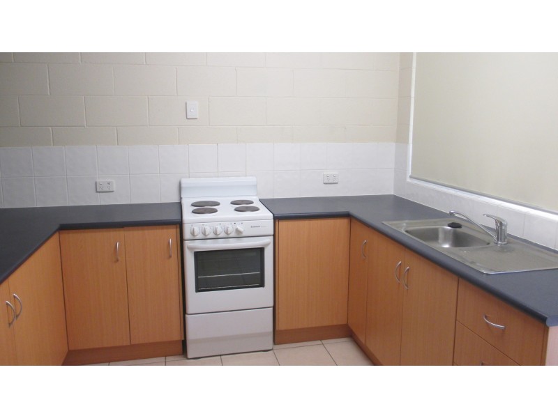 2/39 Armstrong Street, Hermit Park QLD 4812