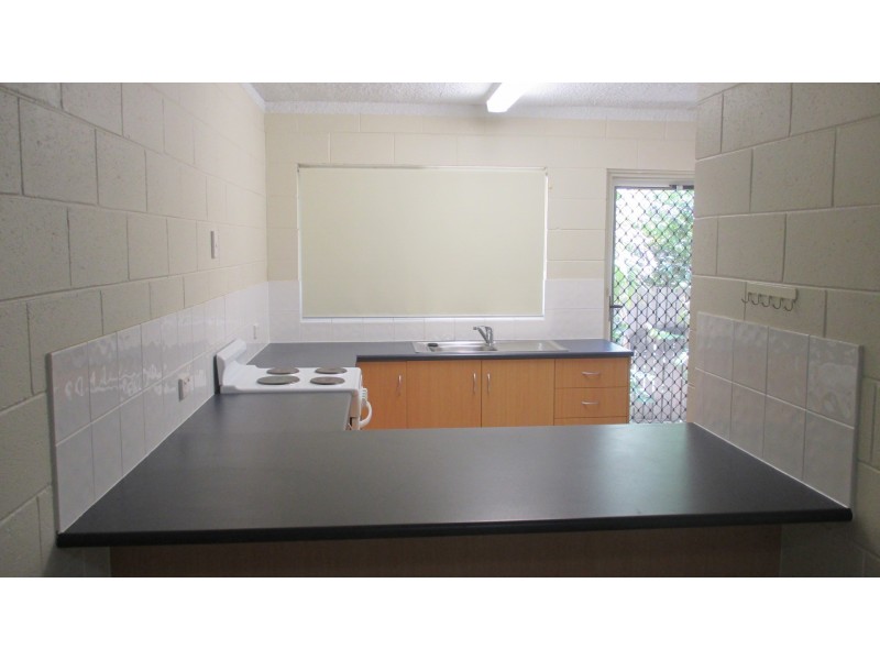 2/39 Armstrong Street, Hermit Park QLD 4812