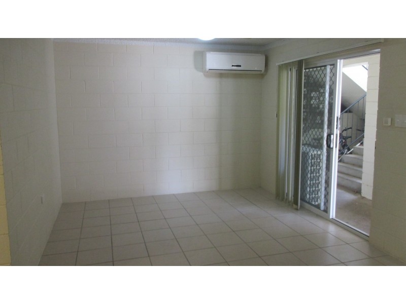 2/39 Armstrong Street, Hermit Park QLD 4812