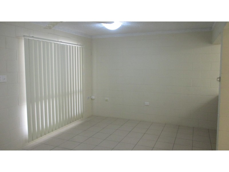 2/39 Armstrong Street, Hermit Park QLD 4812