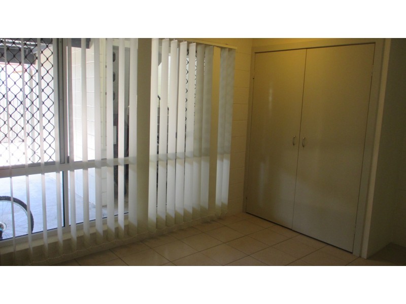 2/39 Armstrong Street, Hermit Park QLD 4812