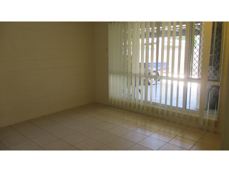 2/39 Armstrong Street, Hermit Park QLD 4812