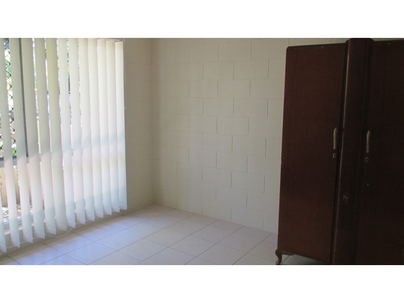 2/39 Armstrong Street, Hermit Park QLD 4812