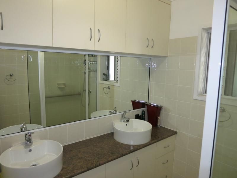 24 Hutchins Street, Heatley QLD 4814