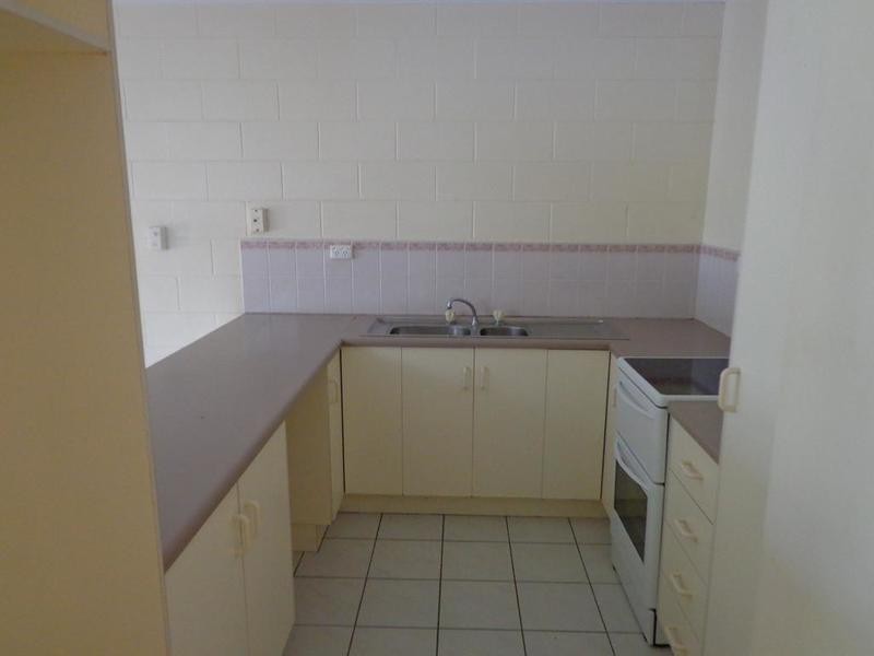 2/58 Cook Street, North Ward QLD 4810