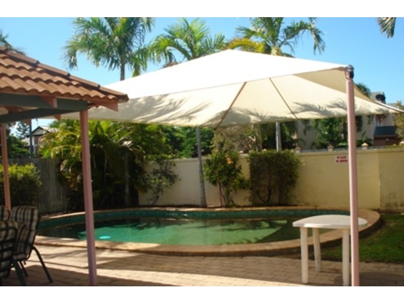 13/14 Nix Street, West End QLD 4810