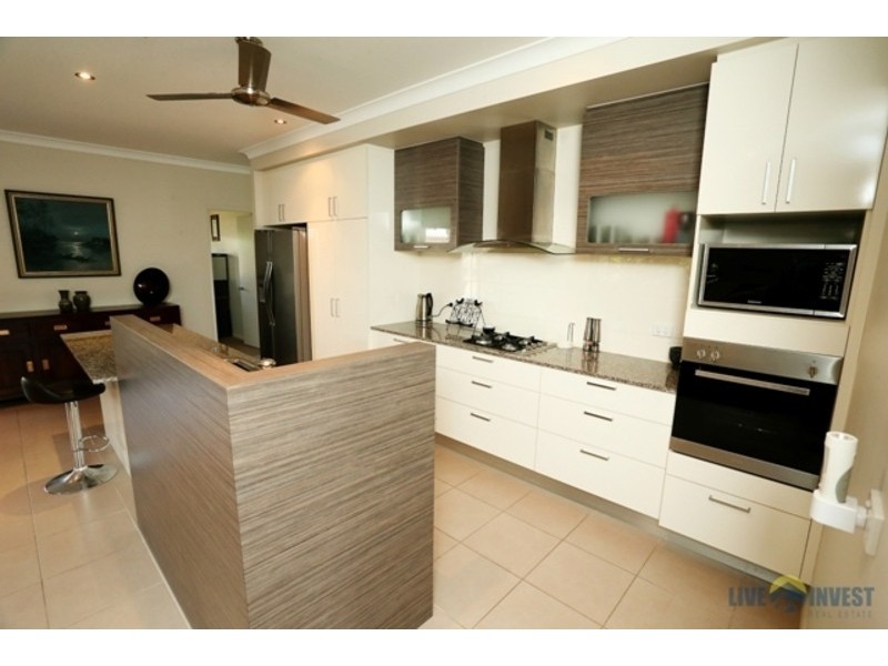 7 Batiki Circuit, Burdell QLD 4818