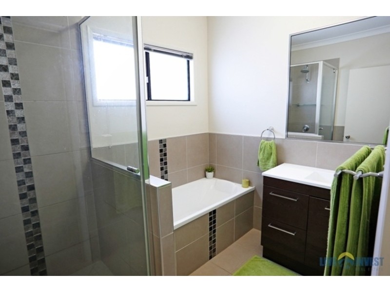 7 Batiki Circuit, Burdell QLD 4818