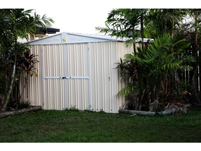 10 Greentree Circuit, Bushland Beach QLD 4818