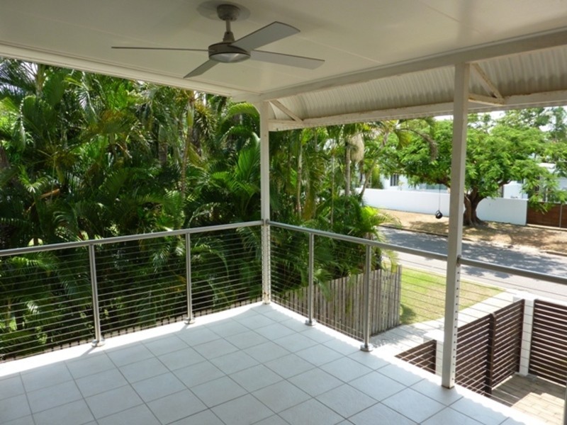 Rowes Bay QLD 4810